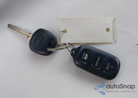 2004 Toyota Camry Xle z USA, uszkodzony, nr VIN 4T1BE30K14U289414